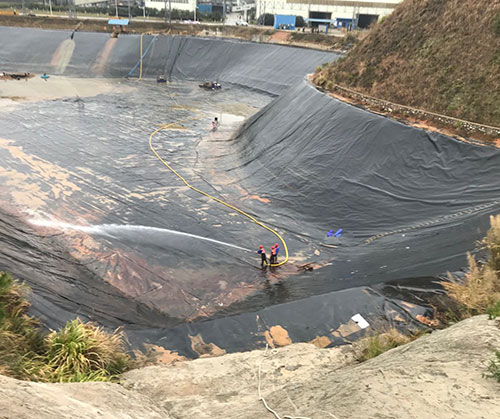双湖废水池清理
